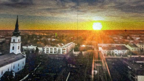 A békési városháza egyik termének dekorációja: ez az egy kép összesen 8000 képből áll össze - Fotó: E.K.Zs./behir.hu