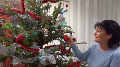 Sziszák Katalin tájékoztatása szerint idén sem tudják megtartani a nagy karácsonyi ünnepséget, de törekszenek rá, hogy meghitt, családias ünnepe legyen a gondozottjaiknak - Fotó: E.K.Zs./behir.hu