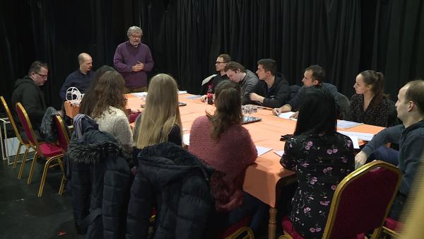 Fehérlófia olvasópróba_Seregi Zoltán köszönti a megjelenteket