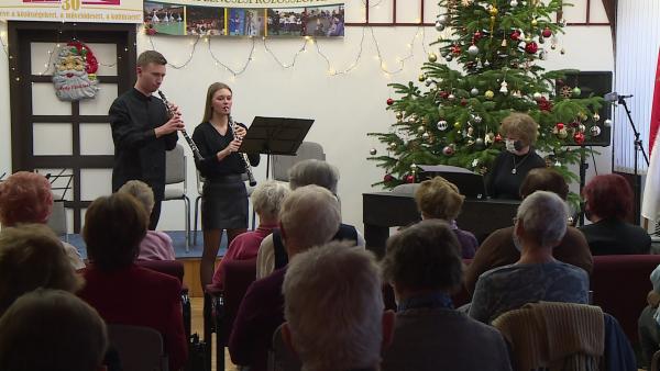 Ünnepi koncertet tartottak a Zeneiskola növendékei a Lencsési Közösségi Házban 