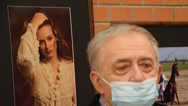 A Képeink című kiállításmegnyitón a Lencsési Közösségi Házban – Fotó: behir.hu/Such Tamás