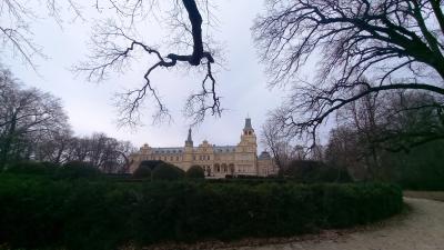 A kastély parkja a felújítás alatt is térítésmentesen látogatható - Fotó: E.K.Zs./behir.hu