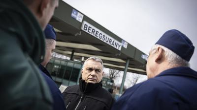 Orbán Viktor miniszterelnök szombaton járt  a beregsurányi magyar-ukrán határállomáson (MTI/Miniszterelnöki Sajtóiroda/Fischer Zoltán)