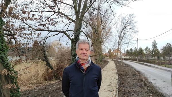 Szarvas Péter tavasszal, nyáron és ősszel szívesen biciklizik  (fotó: facebook.com/szarvas.peter.bcs)