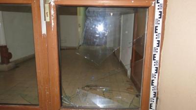 Garázdaság a lépcsőházban 2021.12.25.-én. Forrás: police.hu