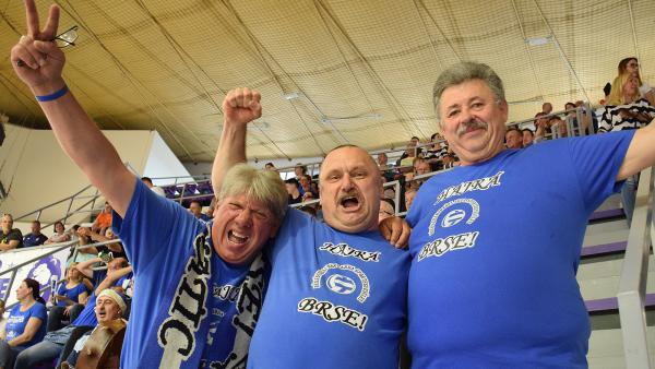 Mézes András, Tóth Zoltán és Bak Lajos a BRSE-Vasas Óbuda meccsen – Fotó: behir.hu/Such Tamás