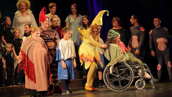 Angyalok szárnyalása - Fotó: Jókai színház/Ignácz Bence