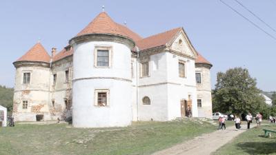A magyarózdi Radák–Pekry-kastély  néhány évvel ezelőtt (fotó: e-nepujsag.ro/ Nagy Tibor)