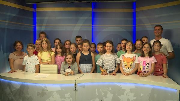 Diáksereg a Békéscsabai Médiacentrumban.