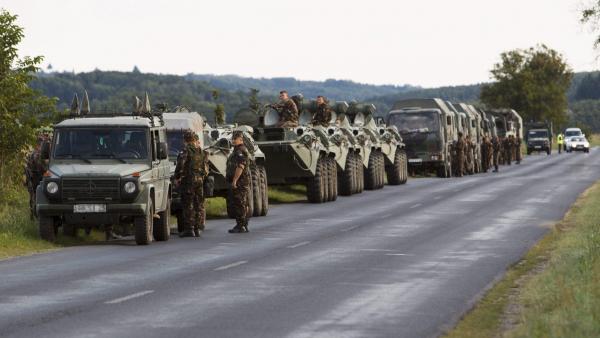 Katonai konvoj. Fotó: MTI/Varga György