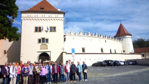 Békéscsabai városvédők a késmárki Thököly vár előtt. Fotó: Zelenyánszki Judit