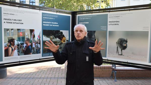 Bánkúti András a 40. Magyar Sajtófotó Kiálltáson – Fotó: behir.hu/Such Tamás