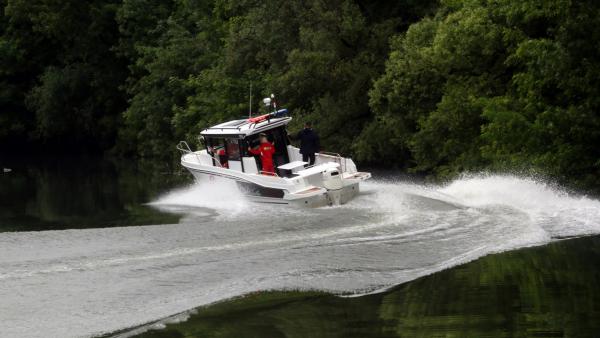 A vízimentők hajója a tiszai nyaralóhajó-program 2020-as szezonnyitó sajtótájékoztatóján. archív fotó: MTI/Vajda János