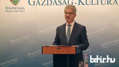 Szarvas Péter tart sajtótájékoztatót 2022.11.04.-én. Fotó: Balog Zsolt/7.TV
