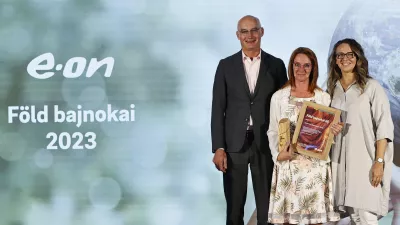 A Sarkad Város Önkormányzata Szalontai úti tagóvoda képviselője a Föld bajnokai díjjal