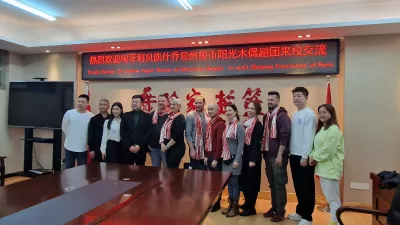A Békéscsabai Napsugár Bábszínház delegációja Kínában (fotók: Békéscsabai Napsugár Bábszínház) 