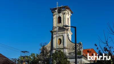 Az eleki Sarlós Boldogasszony-templom még kupola nélkül – (Fotó: behir.hu)