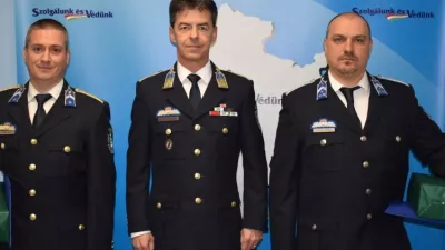 (b-j.) Klement Tamás r. zászlós, Vörös Ferenc r. ezredes és Szöllősi Péter r. főtörzsőrmester. Forrás: police.hu
