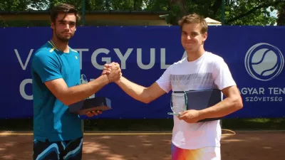 A két döntős a finálé után (Fotó: Magyar Tenisz Szövetség)