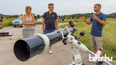 Csillagles a békéscsabai reptéren. Fotó: behir.hu/Varga Diána