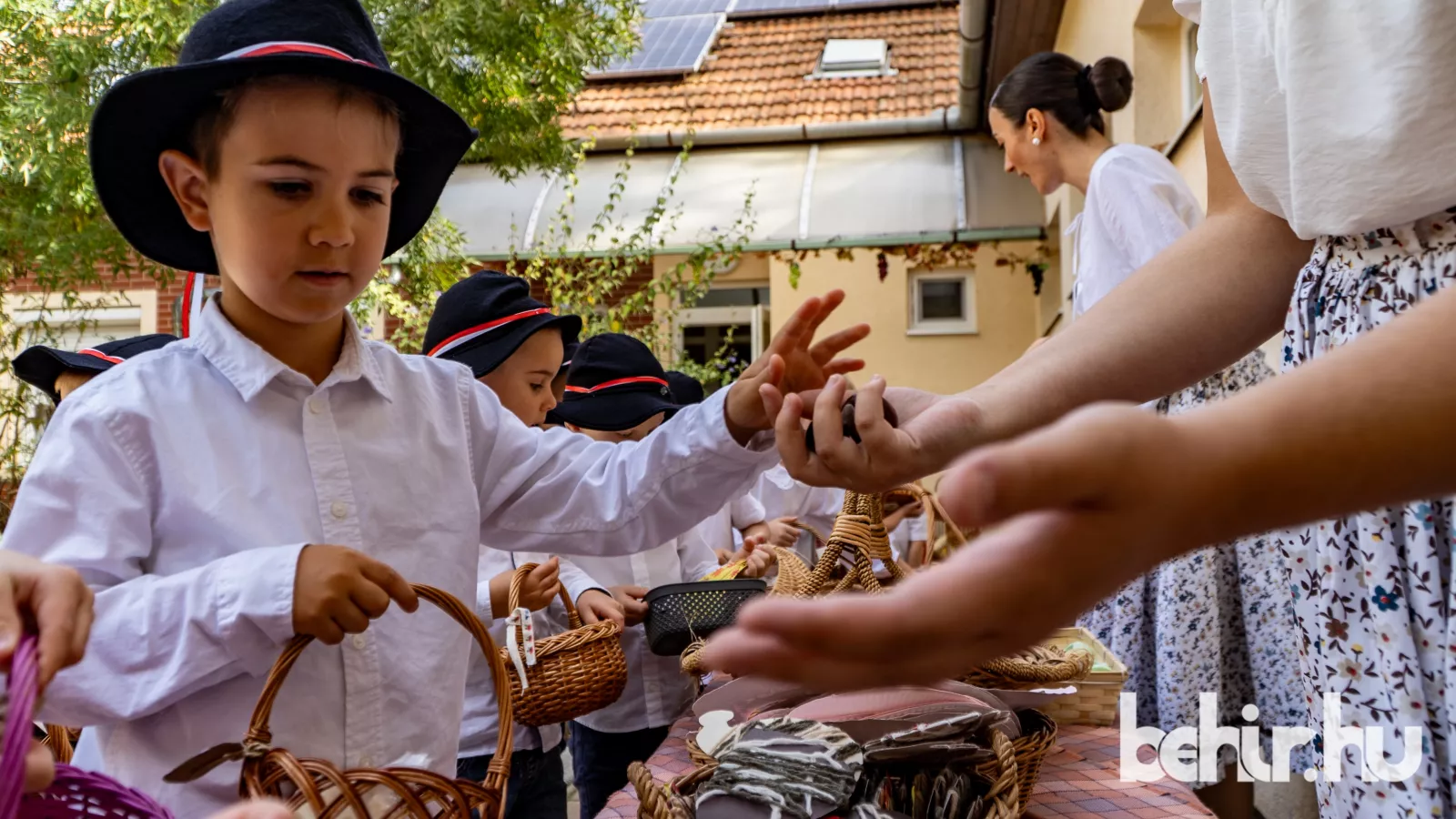 Mihály napi vásár és szüreti mulatság a Kölcsey Utcai Óvodában  Fotó: behir.hu / Bucsai Ákos