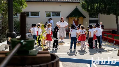 Mihály napi vásár és szüreti mulatság a Kölcsey Utcai Óvodában  Fotó: behir.hu / Bucsai Ákos