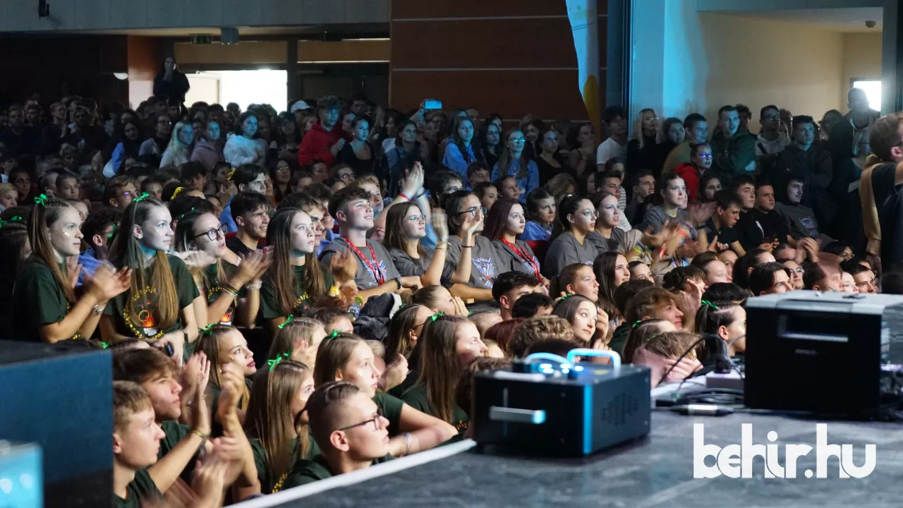 Kampányhappening a Csabagyöngyében (Fotó:behir.hu/Gulyás Gergő)